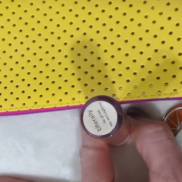 Fenty & Basic Beauty Gloss Bundle! - Picture 10 of 11